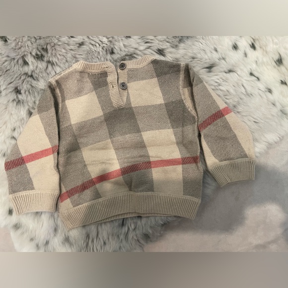 Burberry - Picture 2 of 3